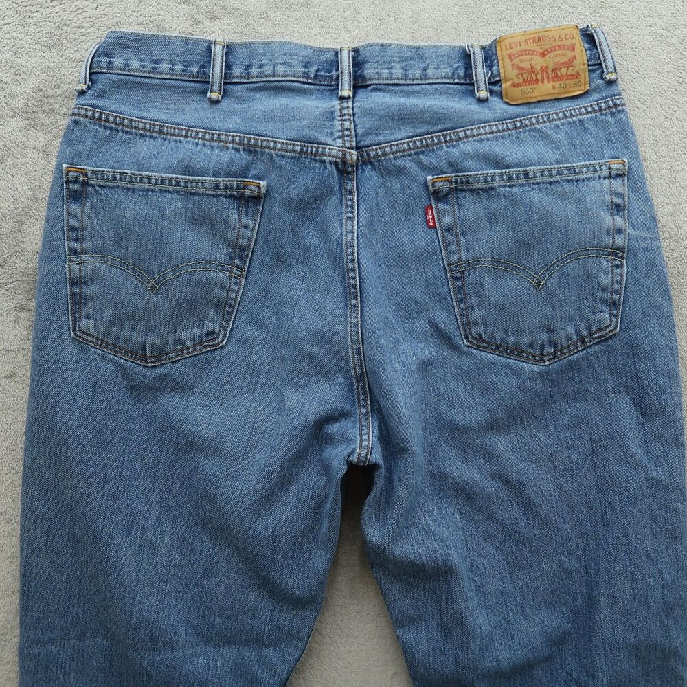 Levi's 550 Jeans Mens Size 40x30 (38x30 Actual) Blue Relaxed Tapered Denim - Picture 14 of 16
